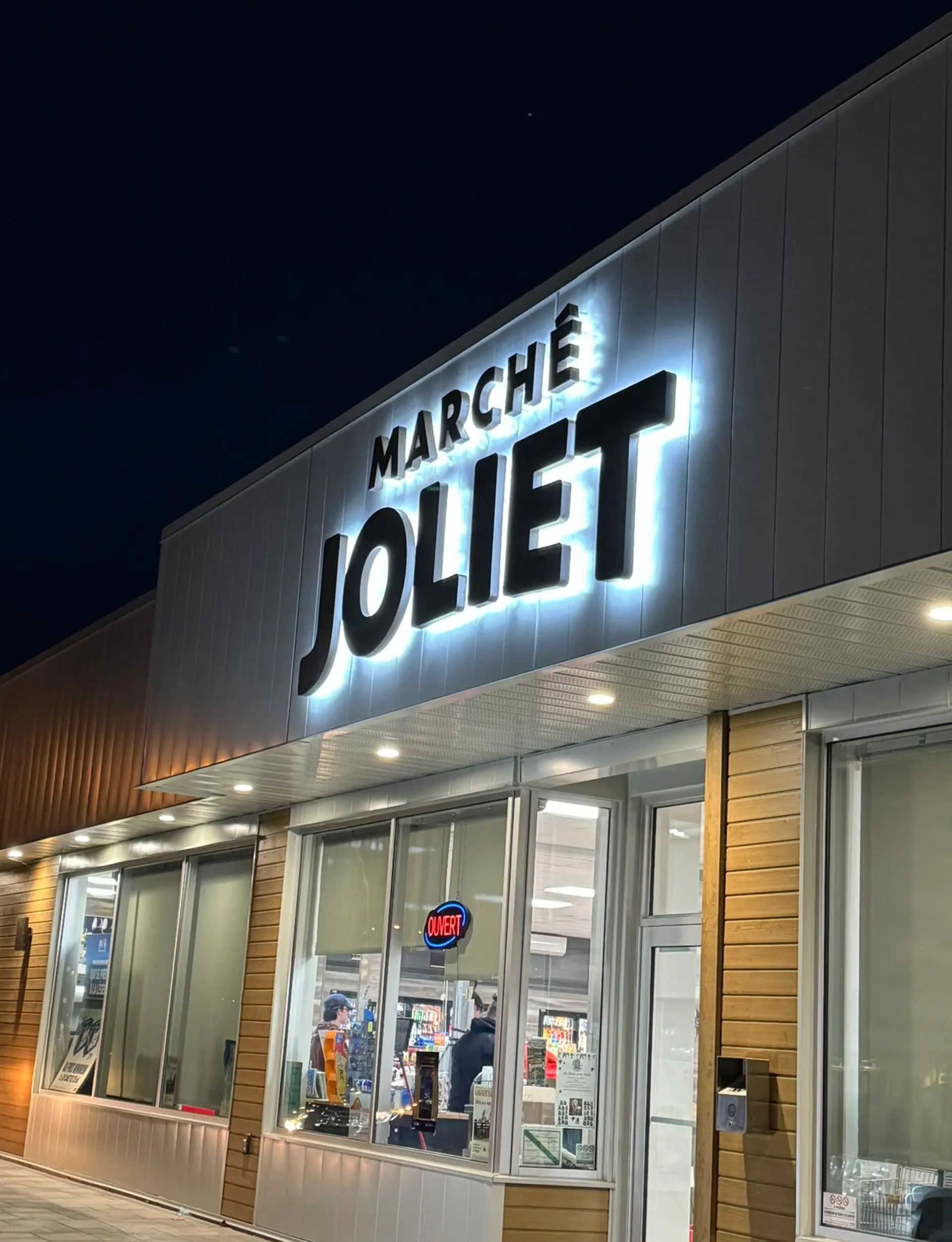 1 Enseigne façade — enseigne-facade-marche-joliet_fl68yq