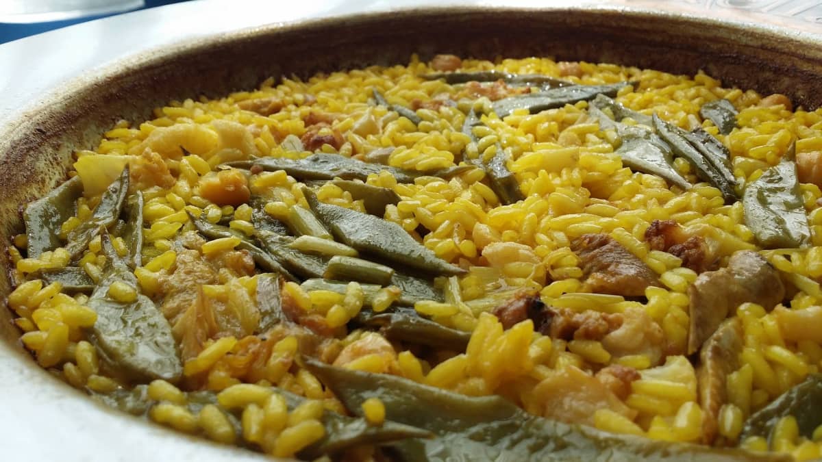 traditional valencian paella