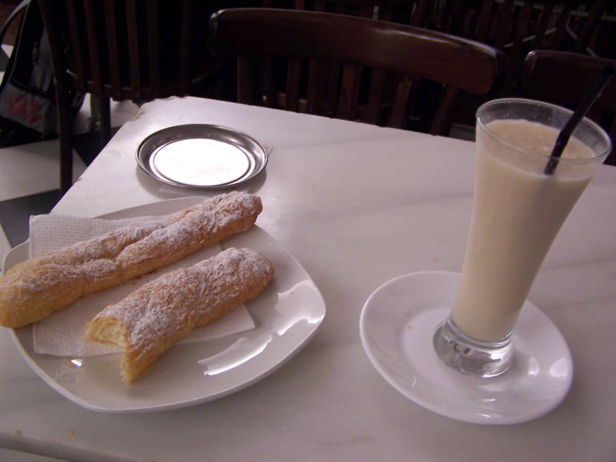 traditional horchata and fartons