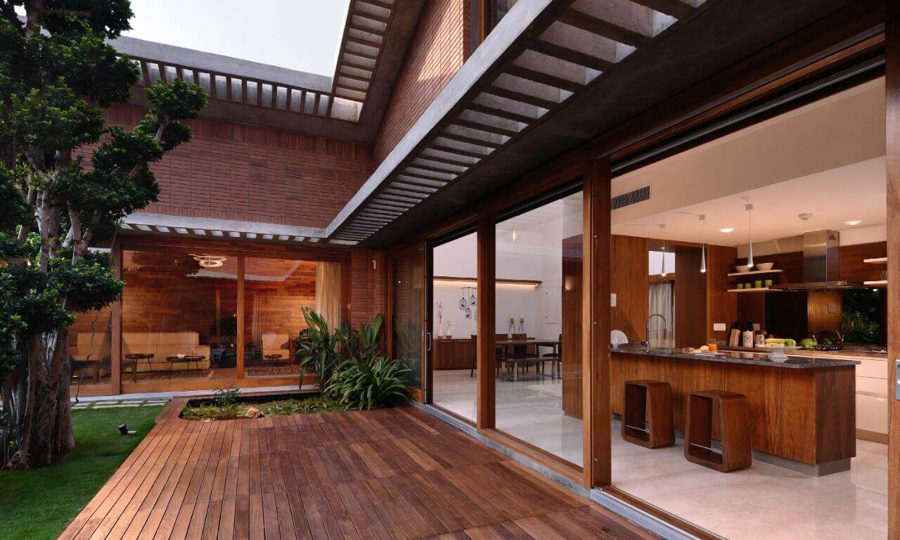 Total Environment In That Quiet Earth – property image