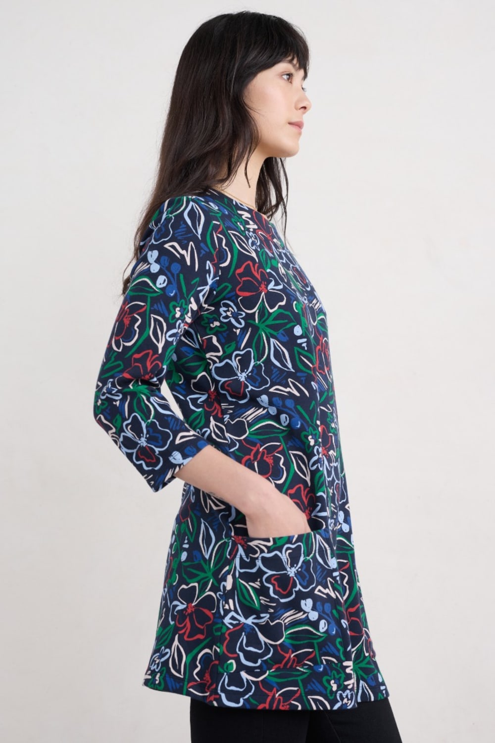 Women's Long Sleeve Printed Split Wingtail Hem T-Shirt Women's Long Sleeve Printed Split Wingtail Hem T-Shirt