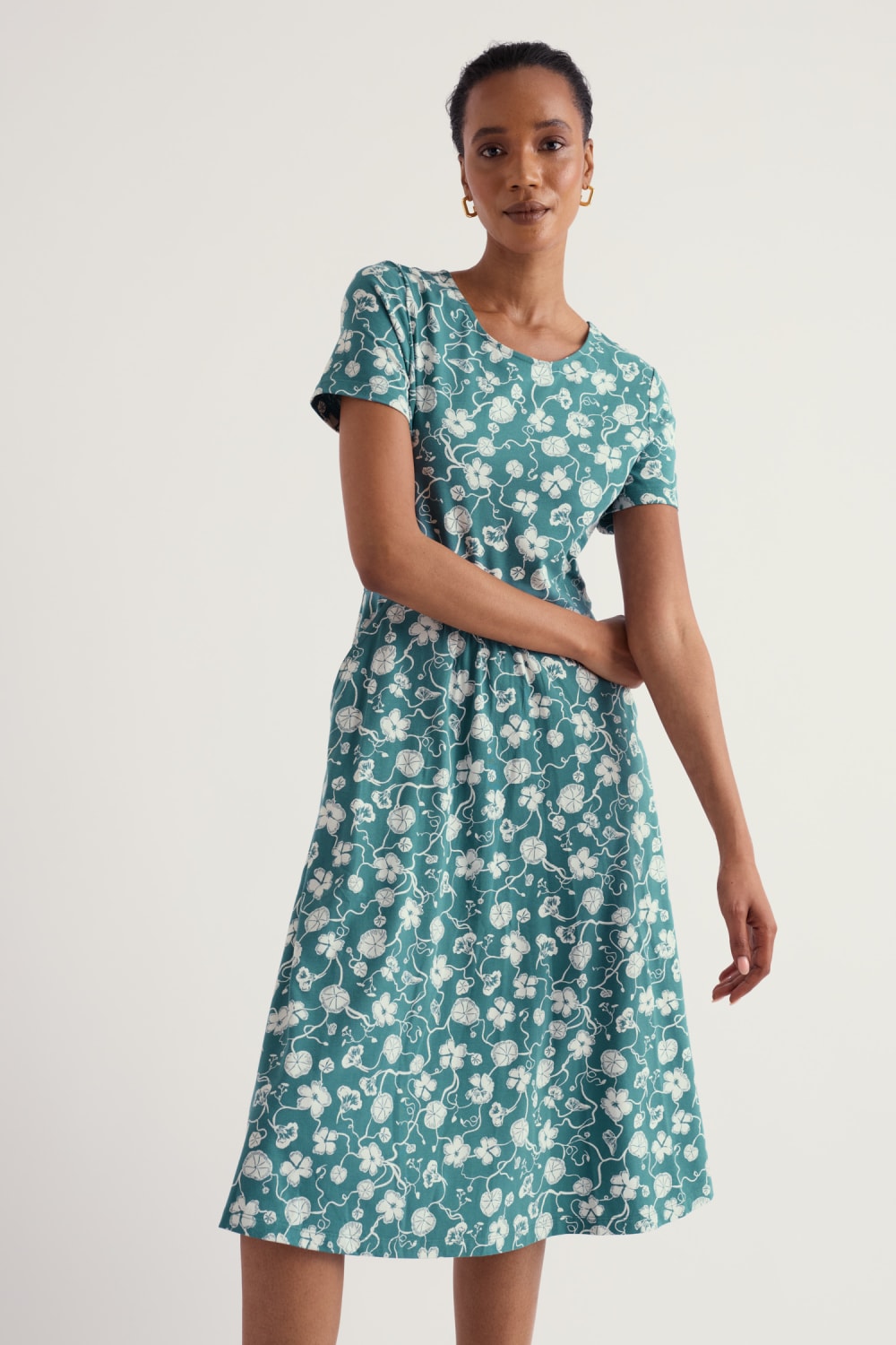 short sleeve dresses for women Women's V neck High Waist Dot Puff Sleeve Dress Casual Summer Dress at Amazon Women's Clothing store vacay fashion Old Navy Women's Short-Sleeve V-Neck