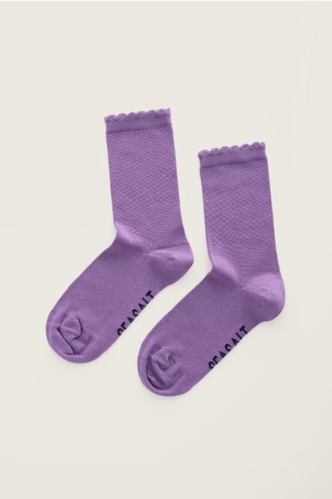 Women's Scallop Sailor Socks Model Image