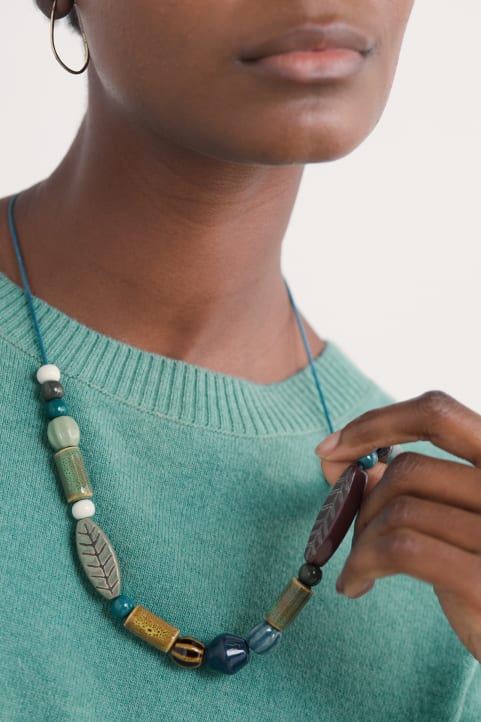 New Leaf Ceramic Beads Necklace Model Image