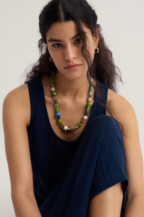 En Mor Beaded Necklace Model Image