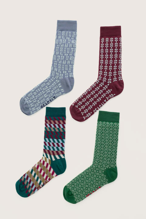 Gift Box of 4 Men's Geometric Arty Socks Model Image