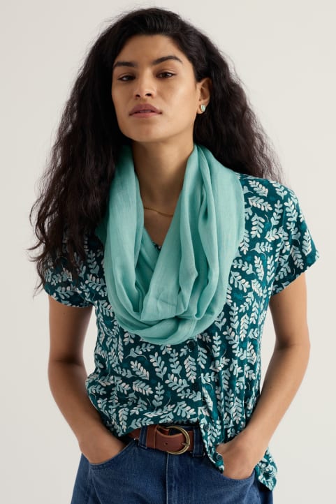 Wilcove Snood Model Image
