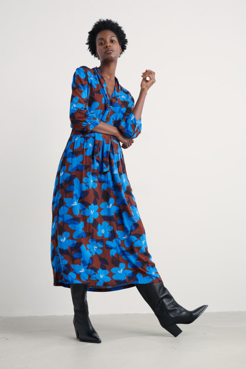 Harbour Cove Printed Tie Neck Midi Dress Image
