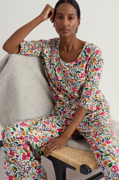 Gwenton Jersey Pyjamas Model Image