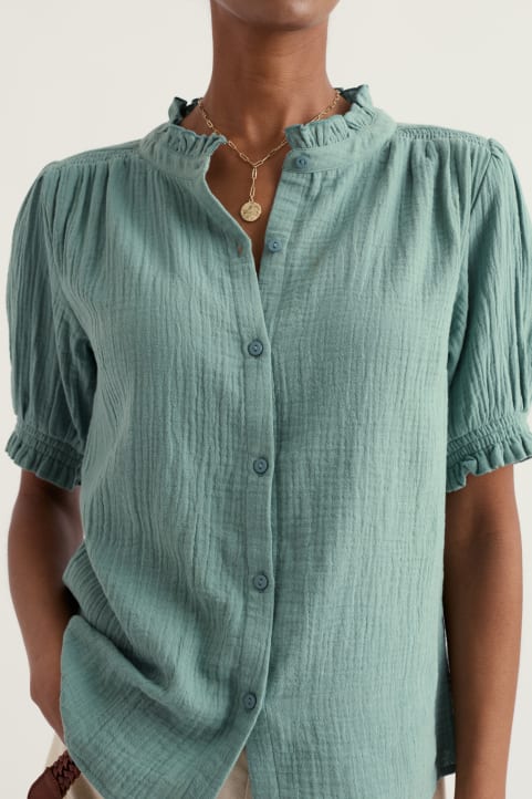 Shore Path Frilled Shirt in GOTS Organic Cotton Model Image