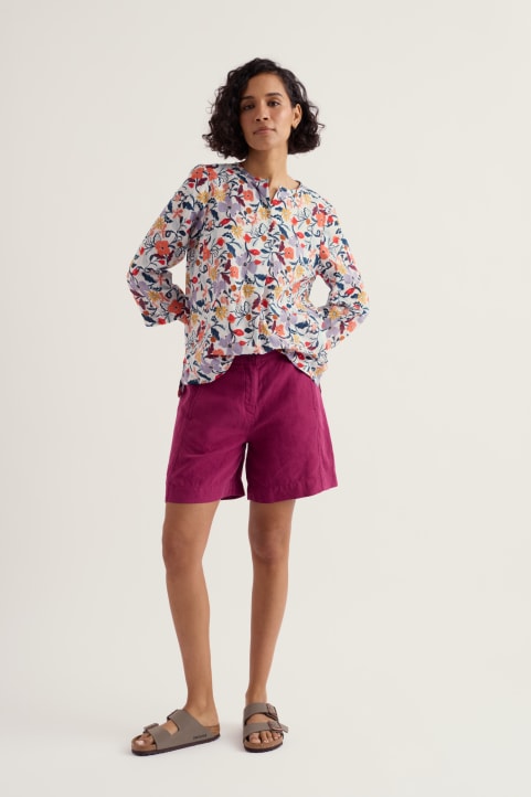 Lowarth High-Waisted Linen Shorts Image