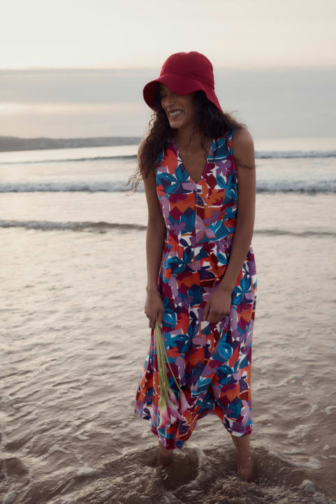 beach dress sale Marabella (vibrant coral muslin) SUMMER 3T and endlessly wearable the Marabella is made for every chapter of her story Beach Dresses Dresses Summer Sale
