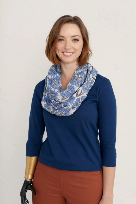 Cast Line Circle Scarf