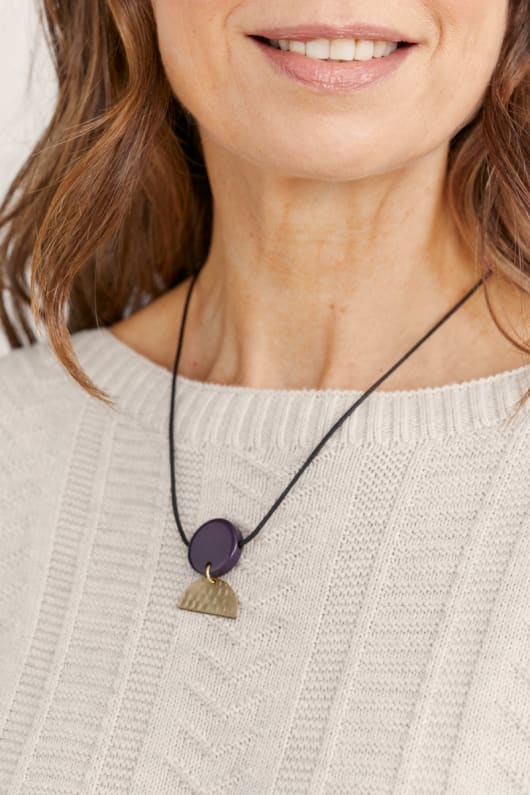 Stone Skim Necklace