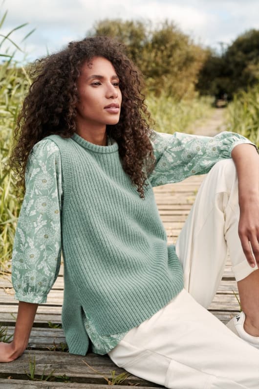 Gull Rising Knitted Vest