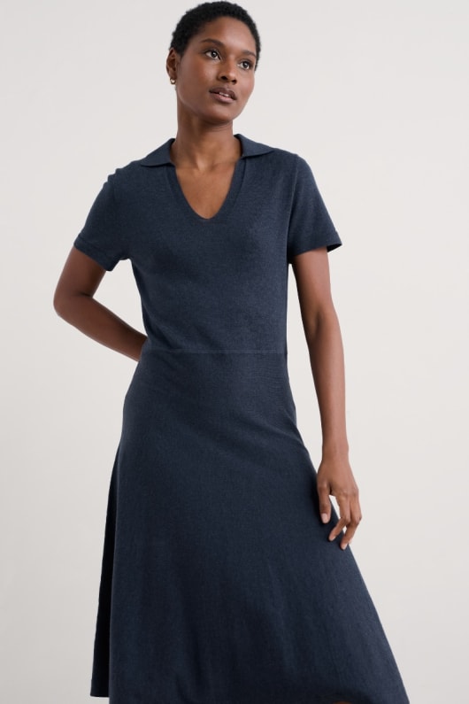 Trebarwith Short-Sleeve Knitted Dress in GOTS-Certified Organic Cotton