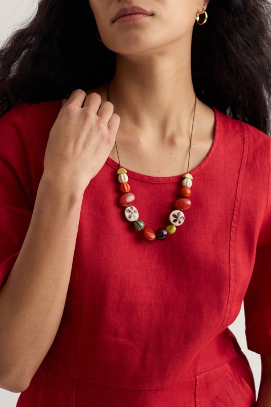 Herbage Beaded Necklace Model Image