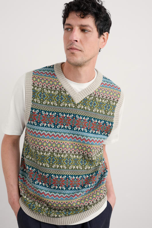 Men's Kitto Fair Isle Vest Model Image