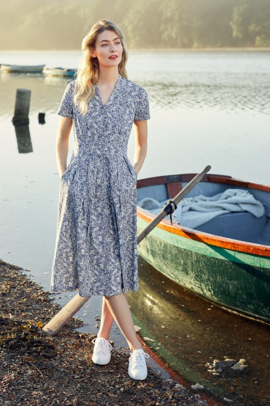 Handwriting Short Sleeve Dress Model Image