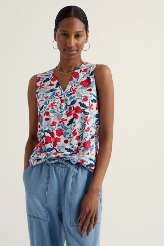 Achilla V-neck Vest