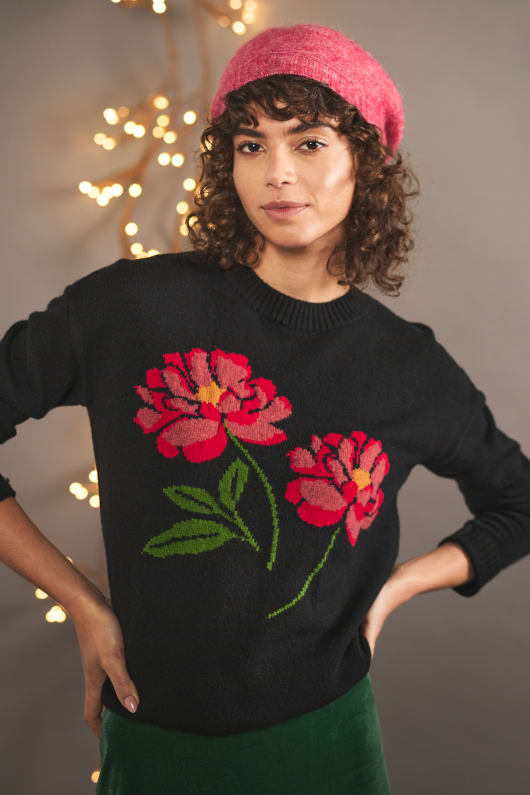 Derowen Intarsia Knit Flower Jumper Model Image