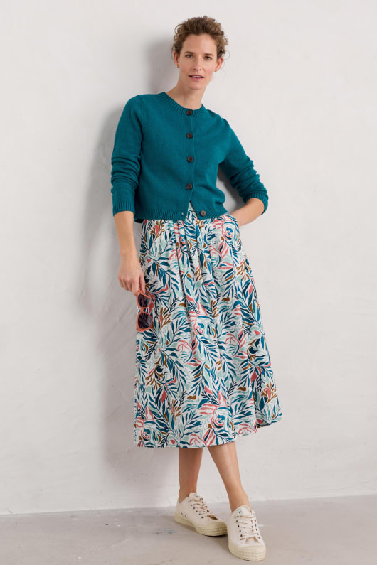 Cliff Road Midi Skirt (GOTS) Model Image