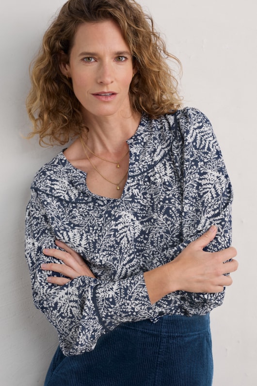 Sea Thrift Printed Blouson Sleeve Top Model Image