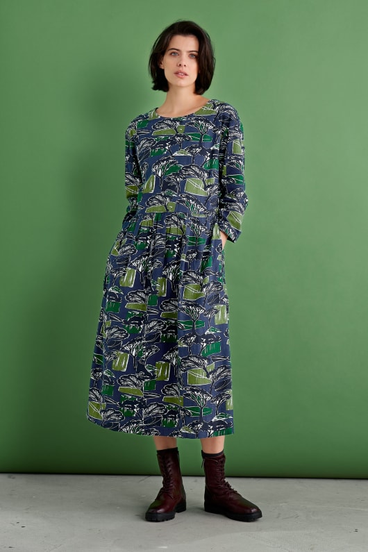 Linden Relaxed Waisted Dress (GOTS) Model Image