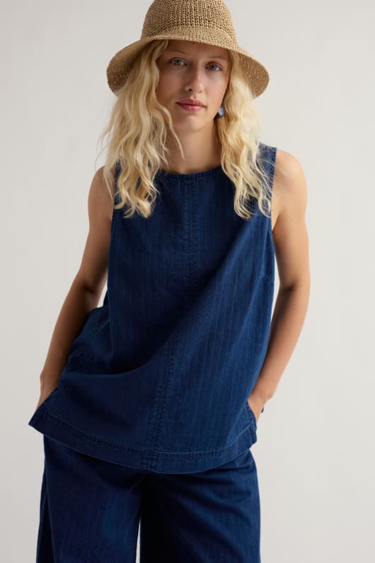 Chamomile Vest in GOTS-Certified Organic Cotton Model Image