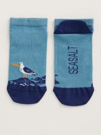 Men's Arty Trainer Socks Model Image
