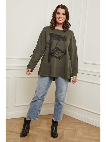 Curvy Lady Longsleeve in Khaki