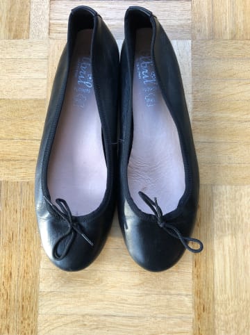 Abril Flowers Leder-Ballerinas in Schwarz