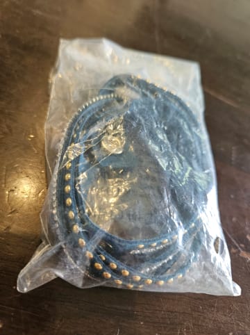 Destellos Leder-Armband mit Glaskristallen in Blau/ Grün