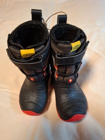 Keen Winterstiefel "Lumi" in Schwarz