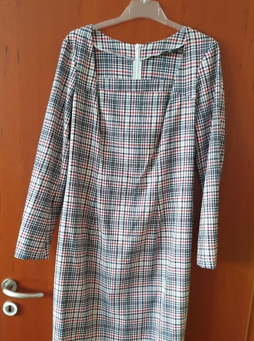 Nife Kleid in Schwarz/ Rot