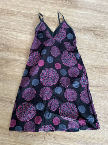 Aller Simplement Kleid in Schwarz/ Pink