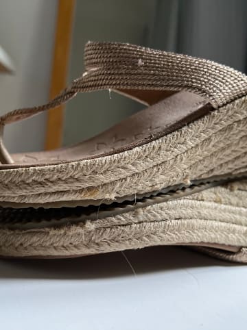 Skechers Zehentrenner "Beverlee Villa Feels" in Gold