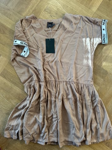 numinou Kleid in Dunkelbeige