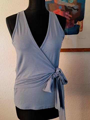 Milan Kiss Top in Hellblau