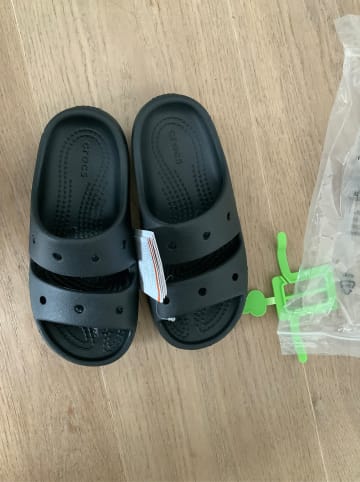 Crocs Pantolette flach schwarz