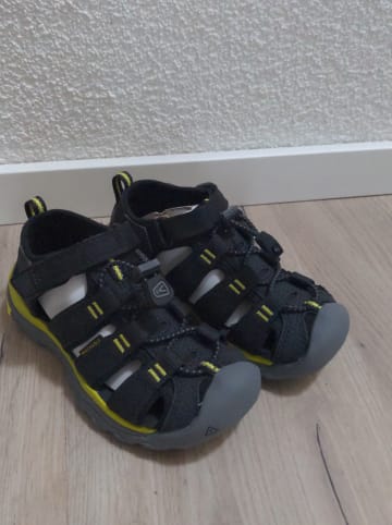 Keen Halbsandalen "Newport Neo" in Schwarz