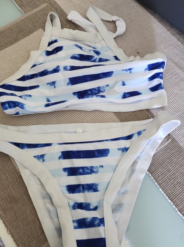 Coconut Sunwear Bikini in Blau/ Weiß