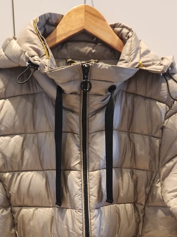 ESPRIT Steppjacke in Beige