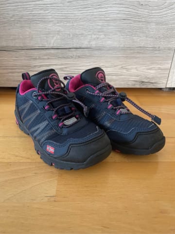 Trollkids Trekkingschuhe "Trolltunga Hiker Low" in Dunkelblau