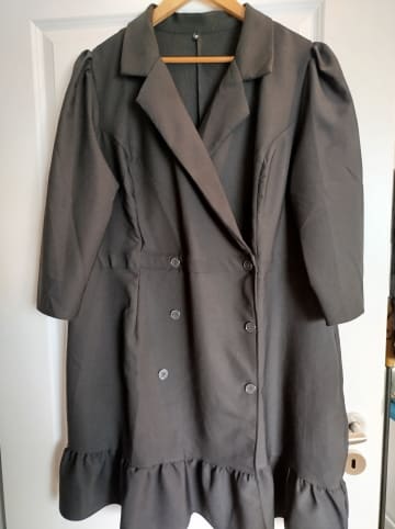 trendyol Kleid in Schwarz