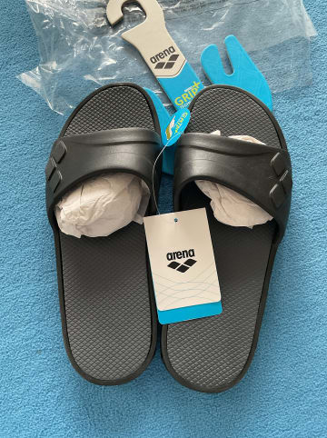 Arena Badeschuhe "Watergrip" in Schwarz