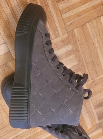 Bullboxer Sneakers in Braun