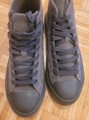 Bullboxer Sneakers in Braun