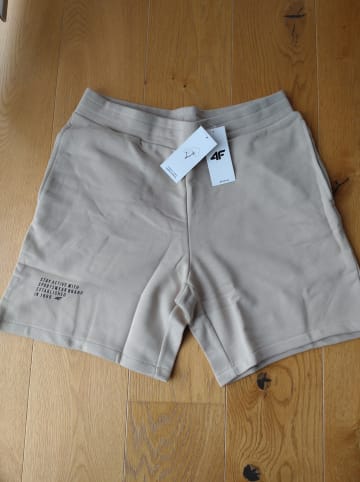 4F Shorts in Beige