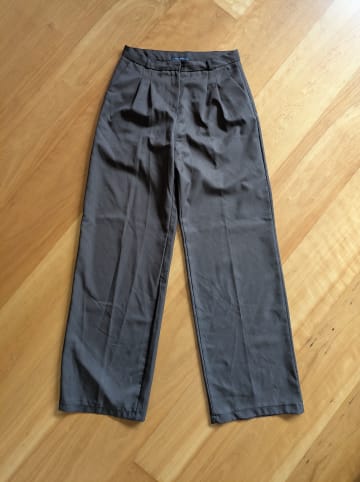 trendyol Marlenehose in Braun